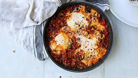 Stove-top baked eggs make a quick and healthy lunch