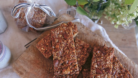 Peanut butter muesli bars