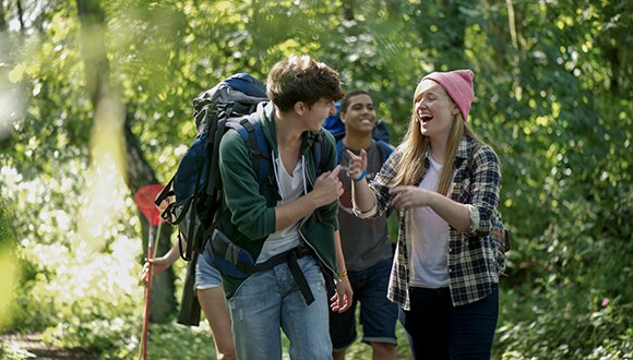 Negative body image can affect our mental health: Teenagers going on a hike.